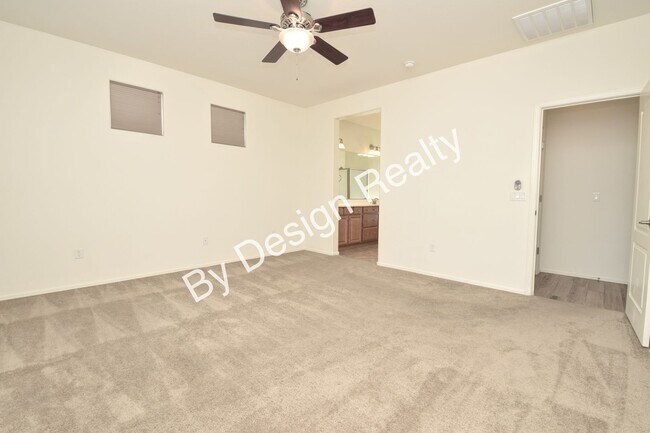 Building Photo - Immaculate Willow Ridge 4 Bedroom 2 Bath