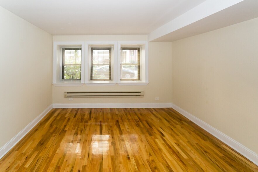 Building Photo - 1350 N Dearborn St