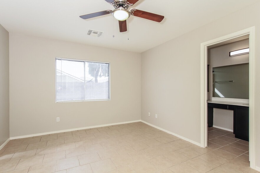 Building Photo - 12433 W Larkspur Rd