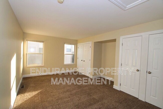 Building Photo - 6017 Kensington Trail