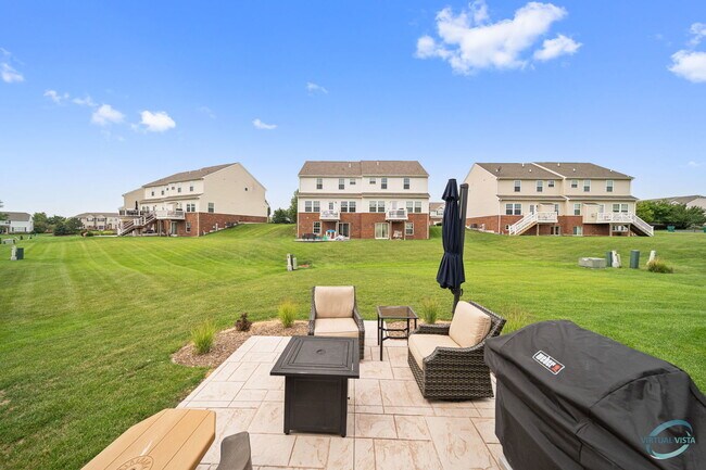 Building Photo - 12908 White Pine Way