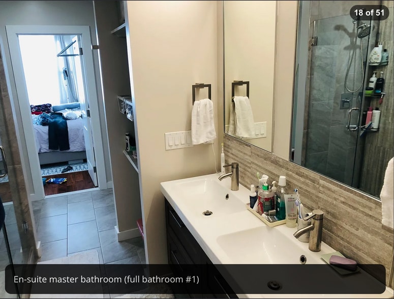 Master bathroom - 2015 S Hutchinson St