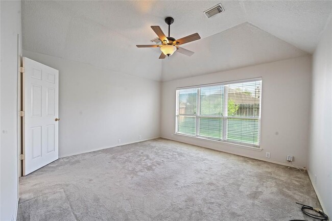 Building Photo - 11843 Leaf Oak Dr