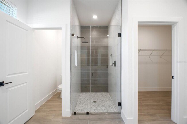 Building Photo - 24510 SW Kingsway Cir