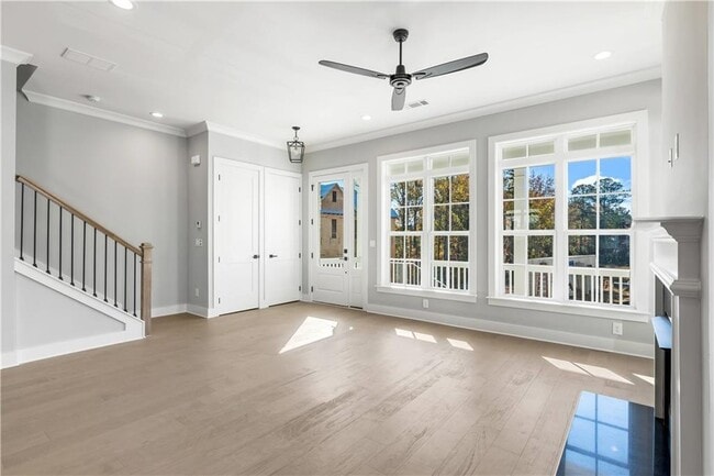 Building Photo - 2035 Parkside Ln