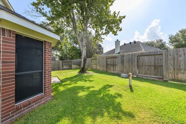 Building Photo - 20815 Whitevine Way