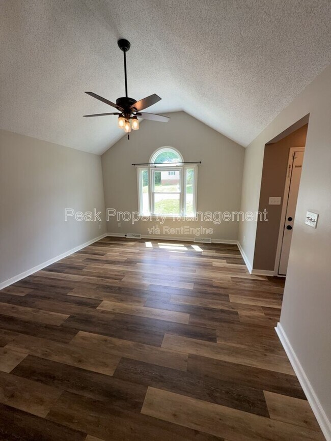 Building Photo - 11548 New Forest Trail