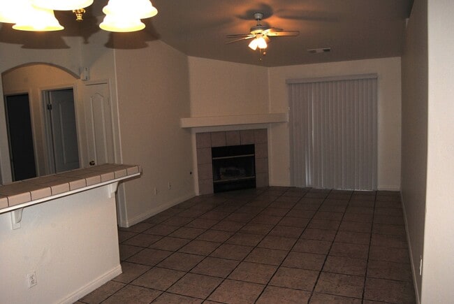 Building Photo - 328 Sherman Peak Dr