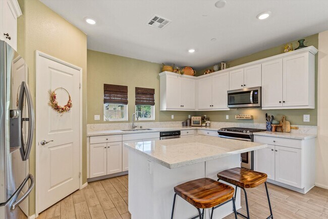 Building Photo - Elegant Corner-Lot Home in the Verano Comm...