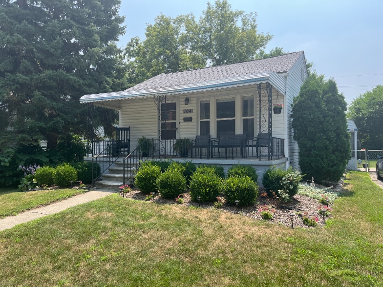 Primary Photo - 104 Lincoln Ave