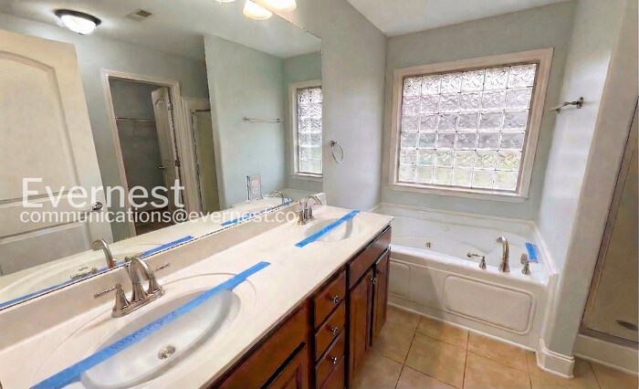 Building Photo - 24663 Rolling Vista Dr