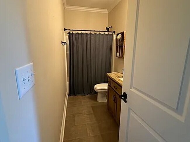 Building Photo - 26316 Woodfield Dr