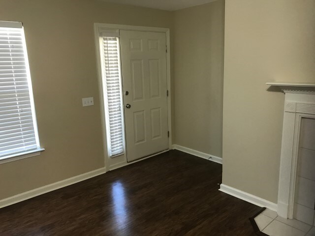 Building Photo - 18 Bluelake Blvd