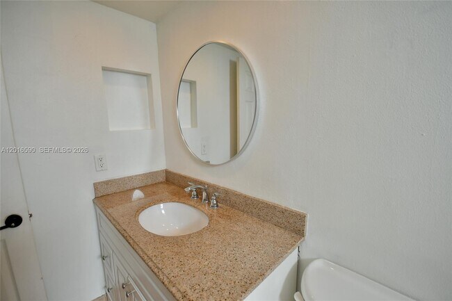Building Photo - 6884 N Kendall Dr