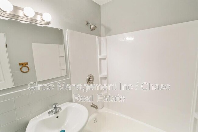 Building Photo - 1021 Tollview Ave