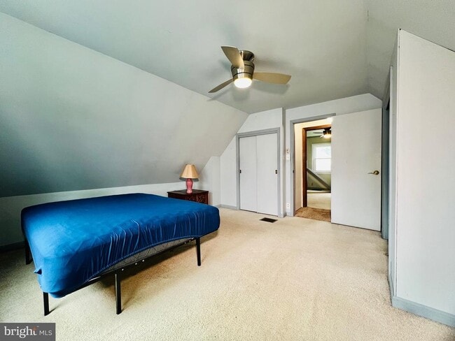 Building Photo - 303 Willow Ave