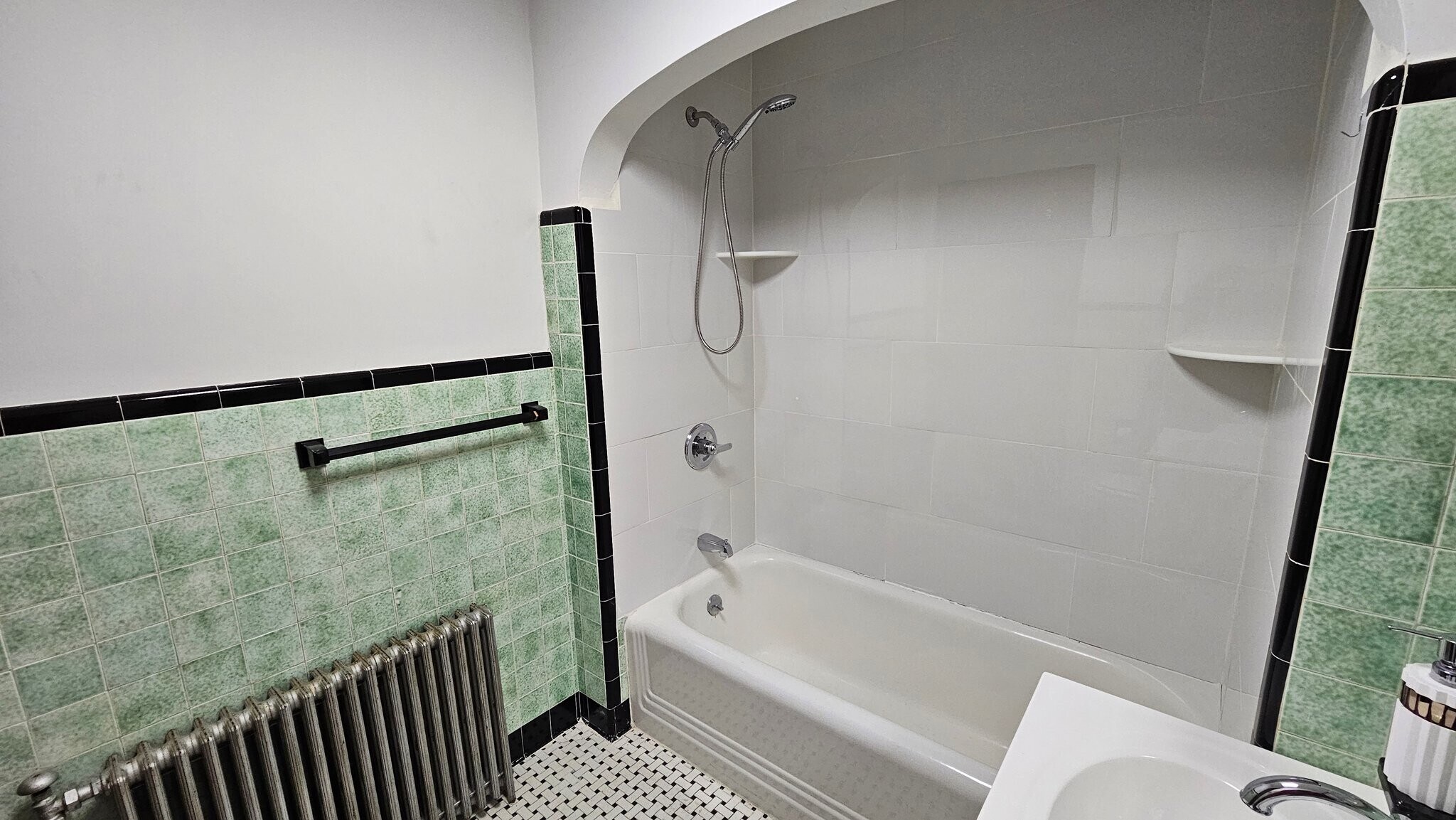 Building Photo - 415 Lincoln Ave