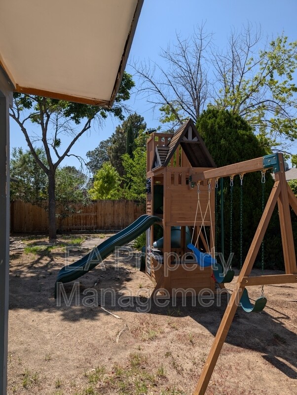 Building Photo - 6709 Hensch Ave NE