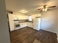 Building Photo - Gorgeous Remodeled Duplex on Quiet and Private Cul-de-Sac