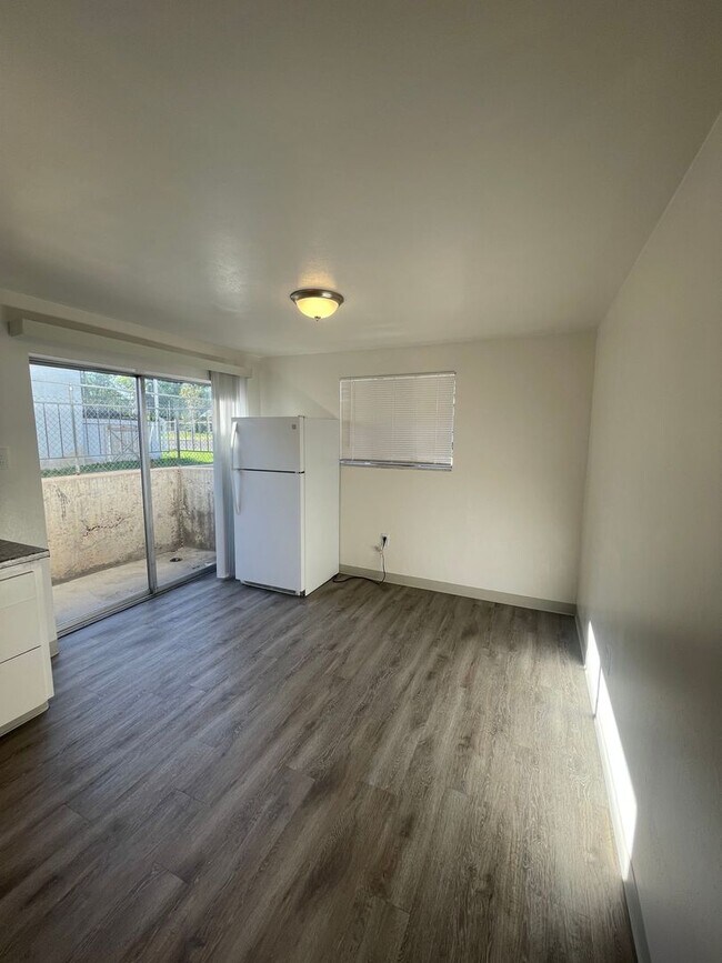 Building Photo - 1111 W Arroyo Ave
