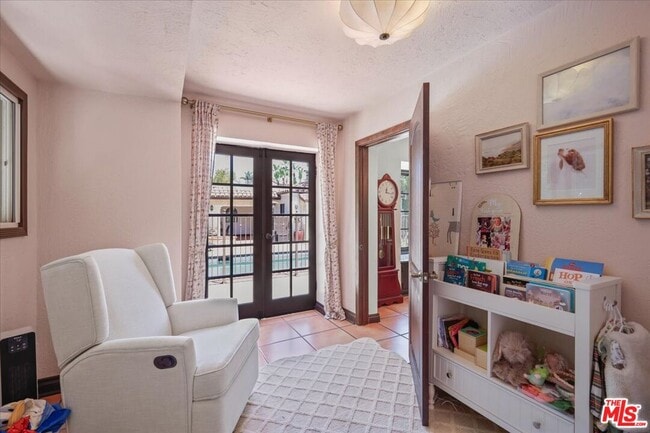 Building Photo - 6119 Del Valle Dr