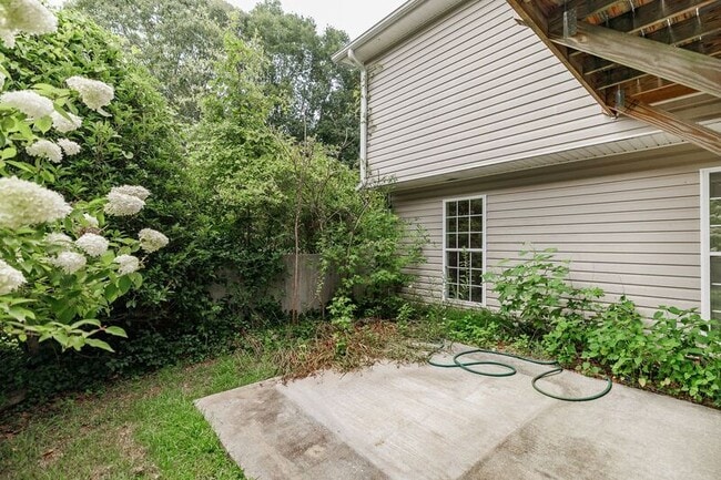 Building Photo - 2603 Hog Mountain Rd