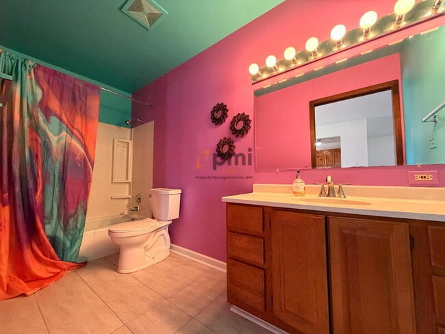 Building Photo - 9537 Arthur St