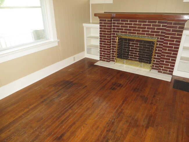 Building Photo - 1126 Nelson St