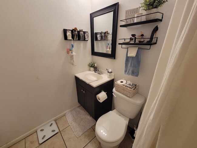 Building Photo - 404 Sable Ct