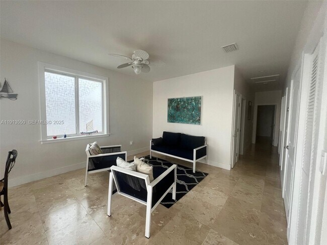 Building Photo - 4 Pelican Rd