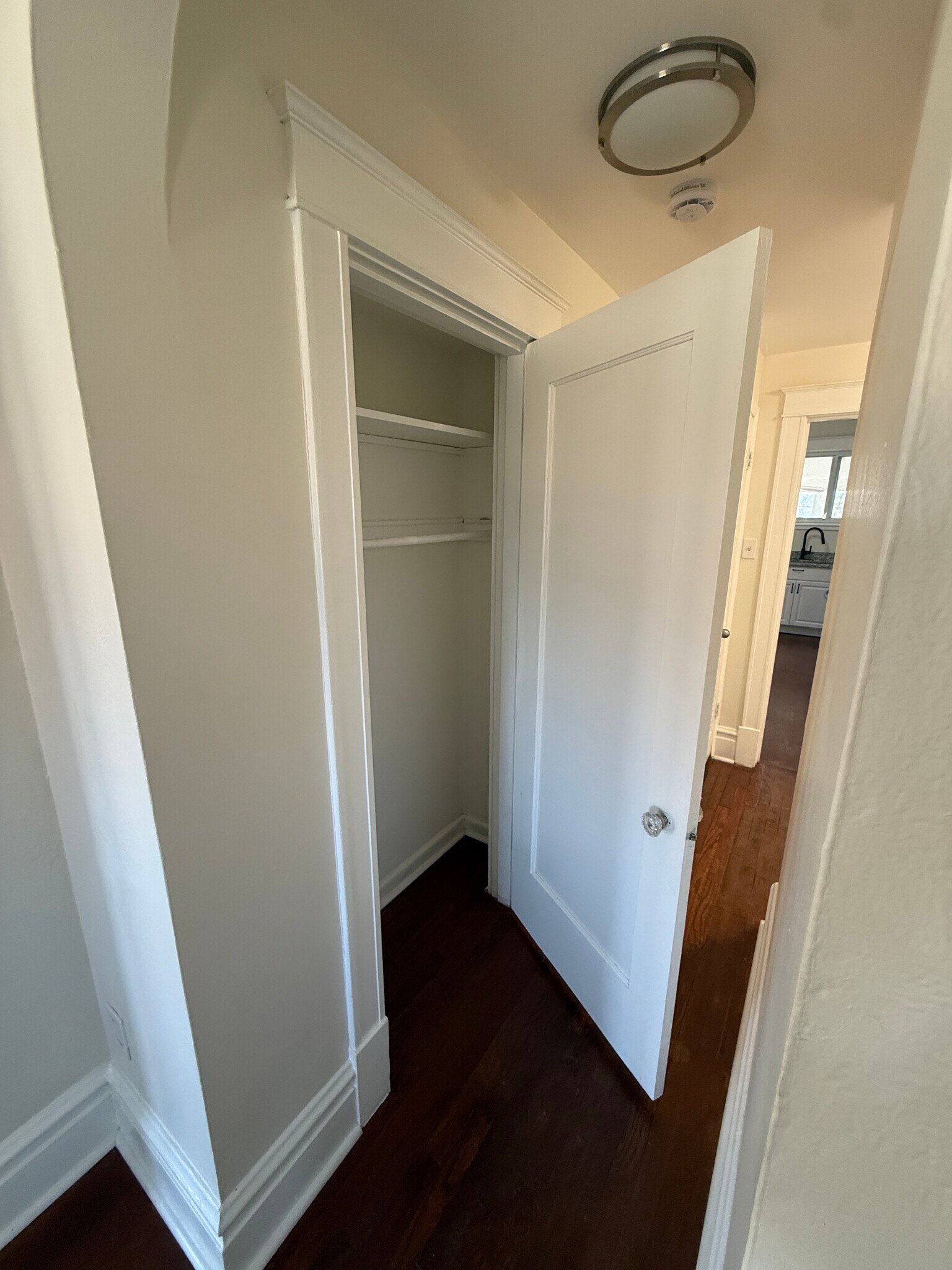 coat closet - 3068 Bellerive Dr
