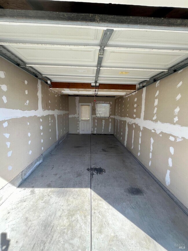 Building Photo - 160 E J St