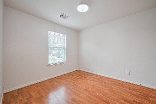 Building Photo - 12927 Pale Ivy Ln