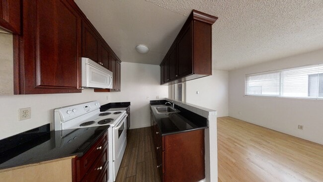 Floorplan - 2028 Dwight Way