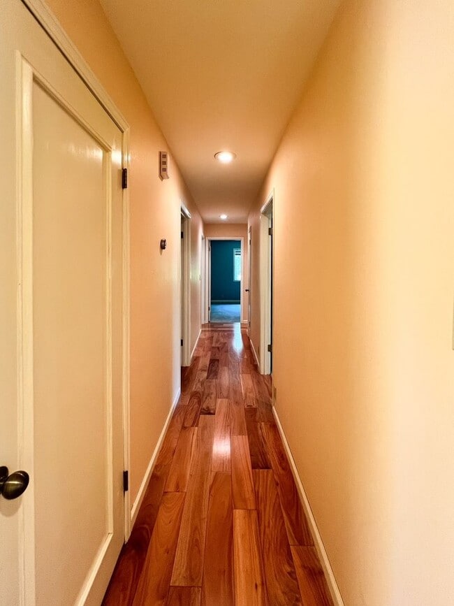 Building Photo - Charming Four Bedroom Home in Napa's Sough...