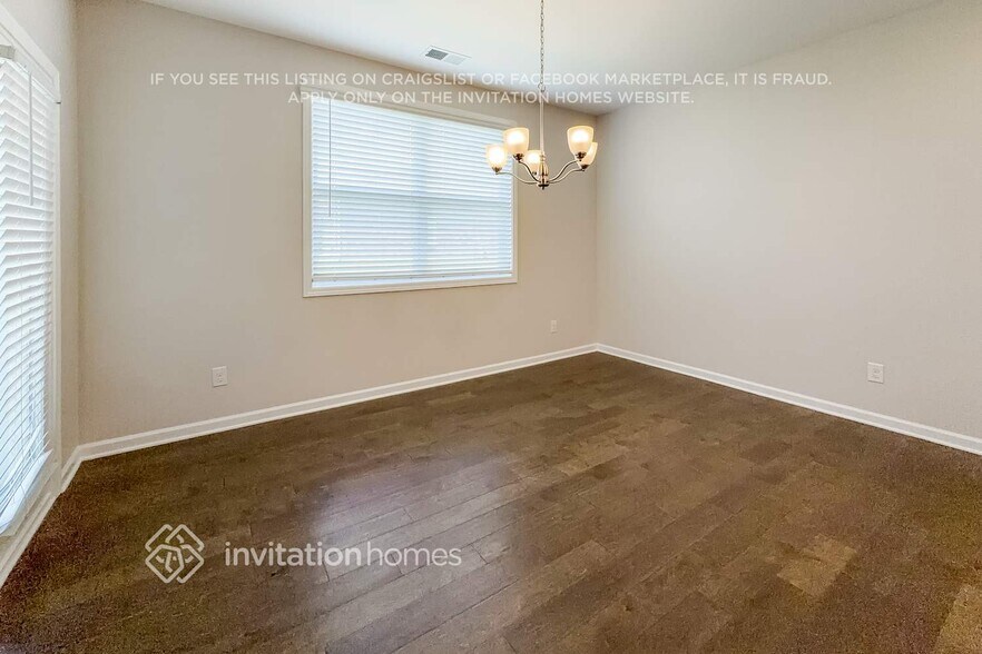 Building Photo - 241 W Millbrook Dr