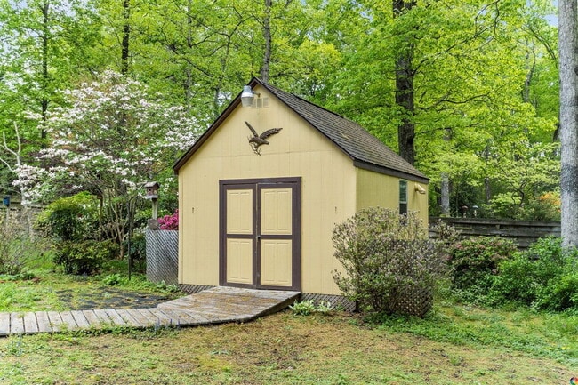 Building Photo - 9201 Rattlesnake Rd