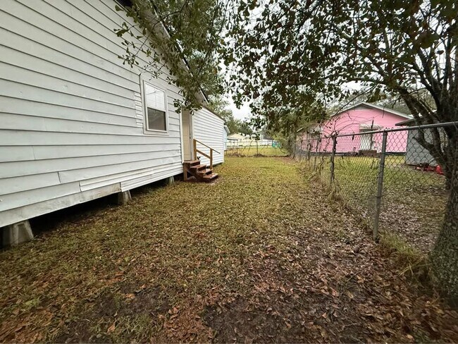 Building Photo - 3 Bedroom 1 Bathroom Home for Rent