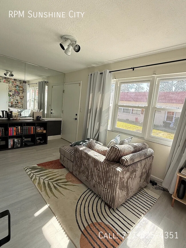 Building Photo - 5865 37th Ave N