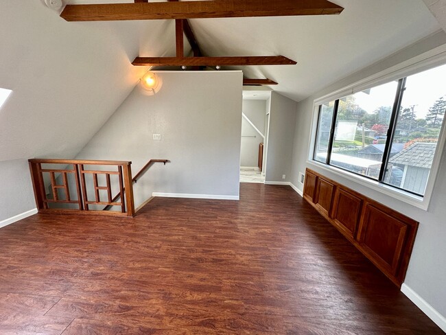 Building Photo - Charming Strawberry/Mill Valley Home w/Lar...