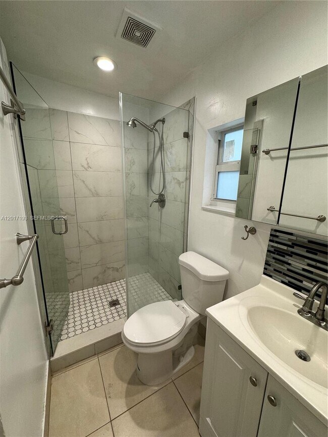 Building Photo - 235 SW 64th Ave