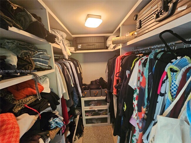 Building Photo - 68 SE 6th St