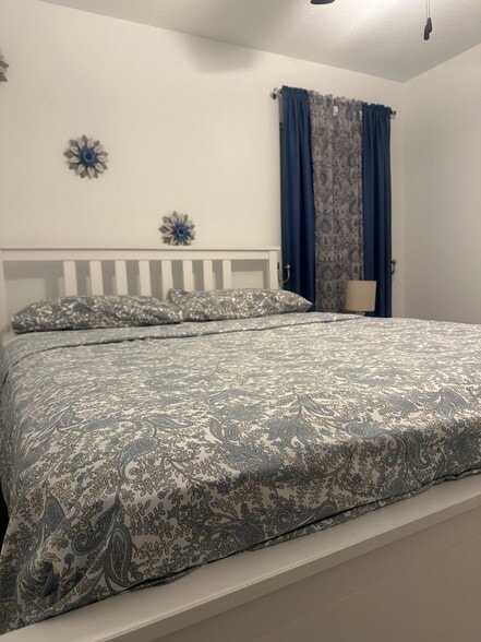 Building Photo - 3421 Yarian Dr