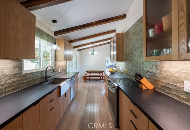 Building Photo - 12 Martingale Dr