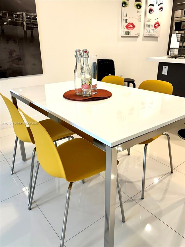 Building Photo - 7661 NW 107th Ave