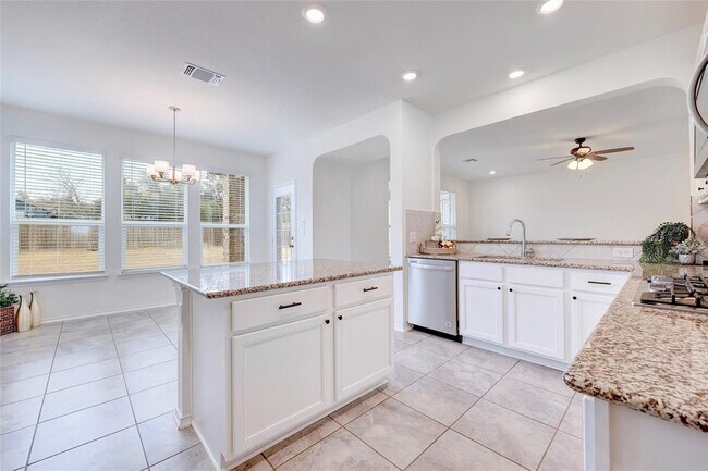 Building Photo - 1929 Stinnett Dr