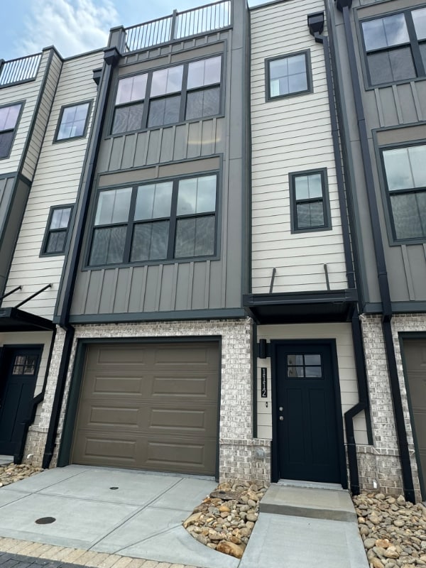 Building Photo - 1112 River Frk Wy