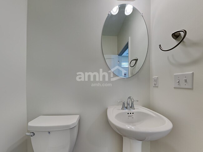 Building Photo - 302 West St