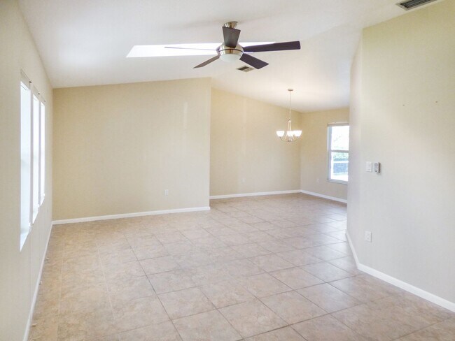 Building Photo - 1438 Sea Fan Dr