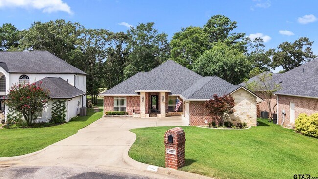 Building Photo - 440 Bunker Dr